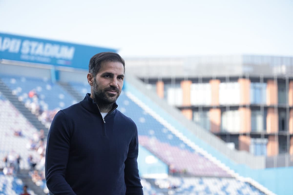 Chelsea eye Cesc Fabregas as next manager after Liam Rosenior sack